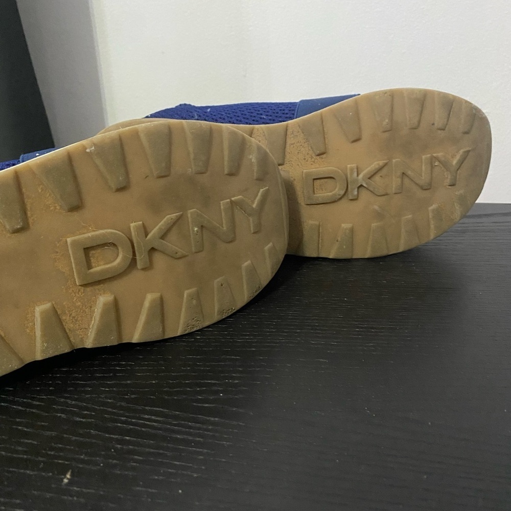 DKNY Boys Slip On Sneakers shoes Navy Size 5 - Picture 3 of 5